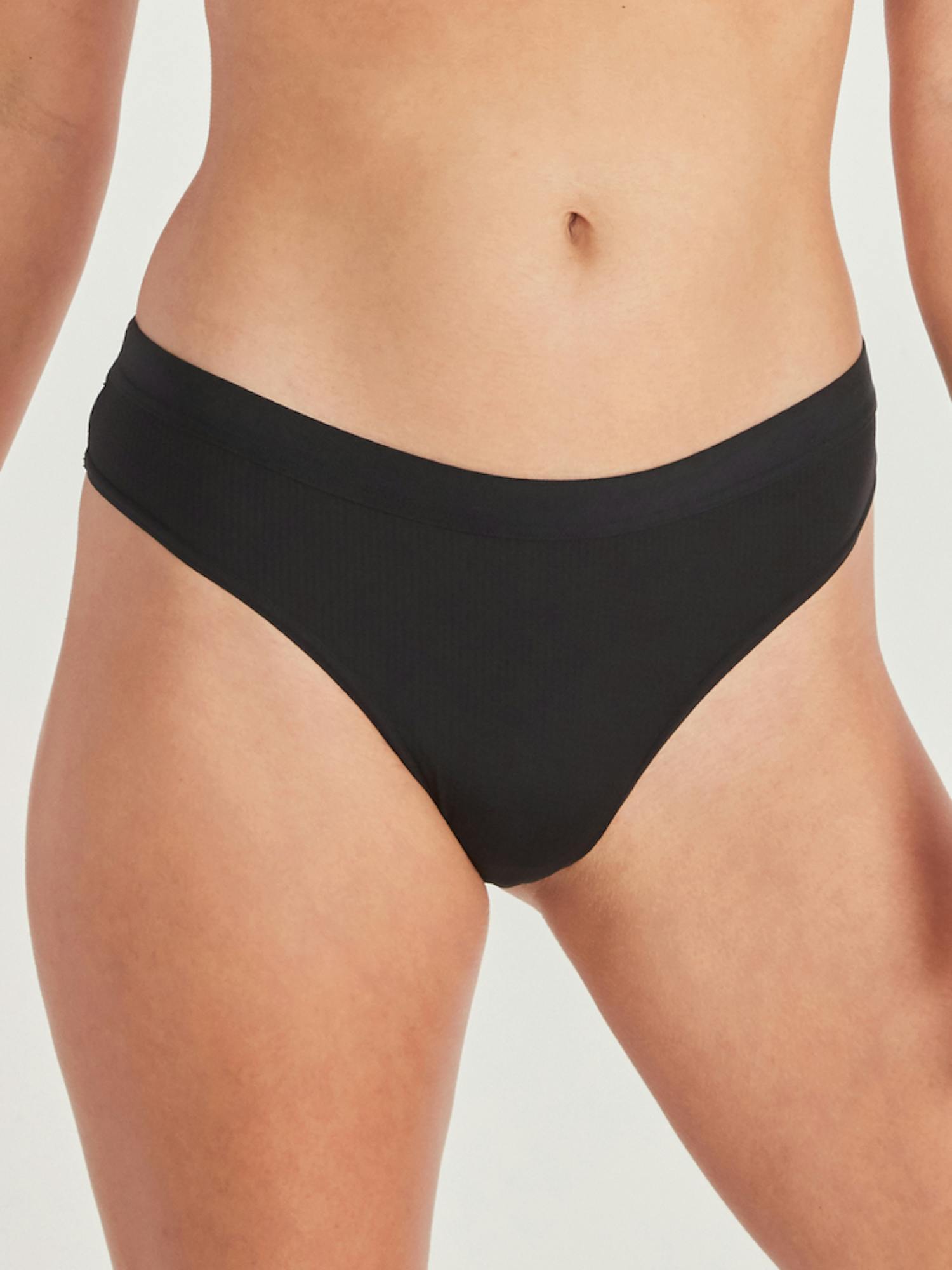 ExOfficio Women's Give-N-Go® 2.0 Sport Mesh Thong In Black. Size: Large