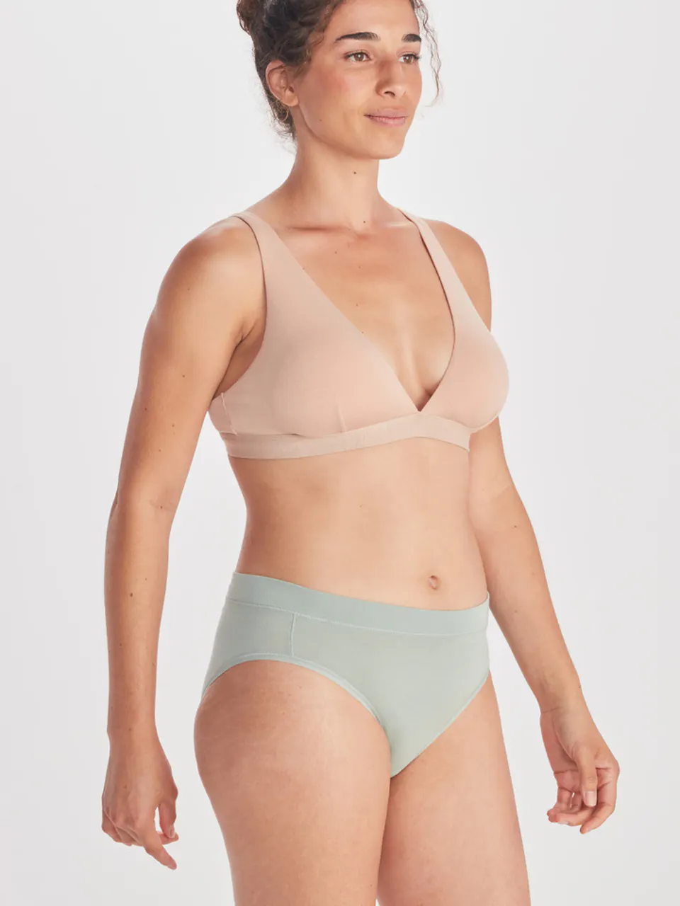 front of women's bra and panty set on model